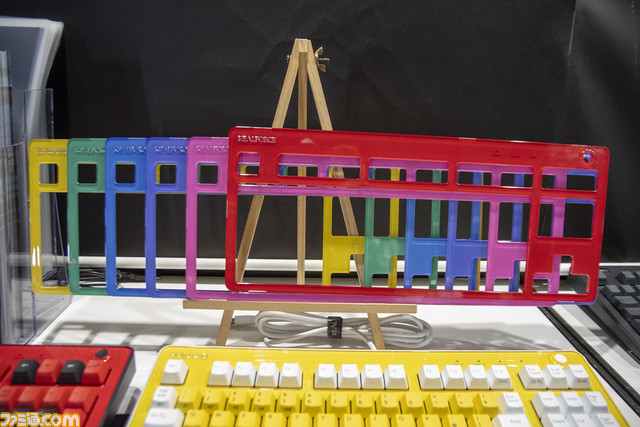 『REALFORCE』最新ゲーミングキーボードが展示中。キー荷重30g・静音スイッチ採用で2023年発売予定。R3用カスタムパネルはチョコミントカラーやピンクなど、かわいい仕上がり【TGS2022】