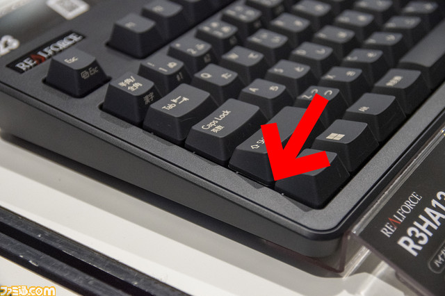 『REALFORCE』最新ゲーミングキーボードが展示中。キー荷重30g・静音スイッチ採用で2023年発売予定。R3用カスタムパネルはチョコミントカラーやピンクなど、かわいい仕上がり【TGS2022】