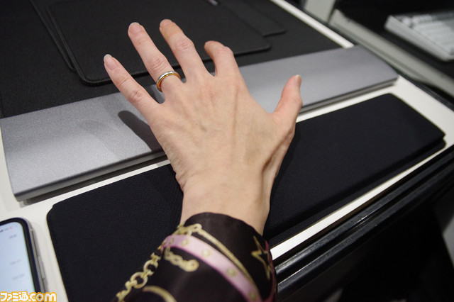 『REALFORCE』最新ゲーミングキーボードが展示中。キー荷重30g・静音スイッチ採用で2023年発売予定。R3用カスタムパネルはチョコミントカラーやピンクなど、かわいい仕上がり【TGS2022】