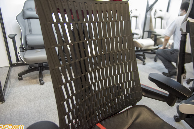 イトーキの最新ゲーミングチェアは変形機構を搭載。小柄な人も座りやすいモデルはオフィスチェア『Act』をベースに開発中【TGS2022】