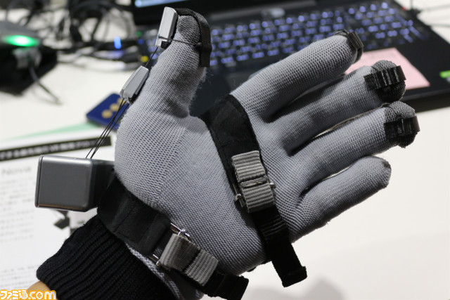 最先端VR触覚グローブ“SENSE GLOVE NOVA”を体験。そこにあるはずのない物体の弾力もリアルに感じられた!【TGS2022】