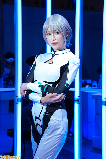 TGS2022を彩った厳選コンパニオン＆コスプレイヤー30連発！ 『龍が如く 維新！ 極』新選組衣装のセクシー美女らが勢ぞろい【TGS2022】