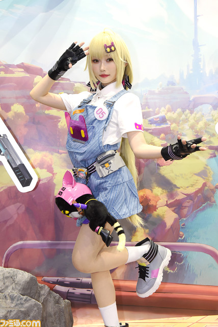 TGS2022を彩った厳選コンパニオン＆コスプレイヤー30連発！ 『龍が如く 維新！ 極』新選組衣装のセクシー美女らが勢ぞろい【TGS2022】