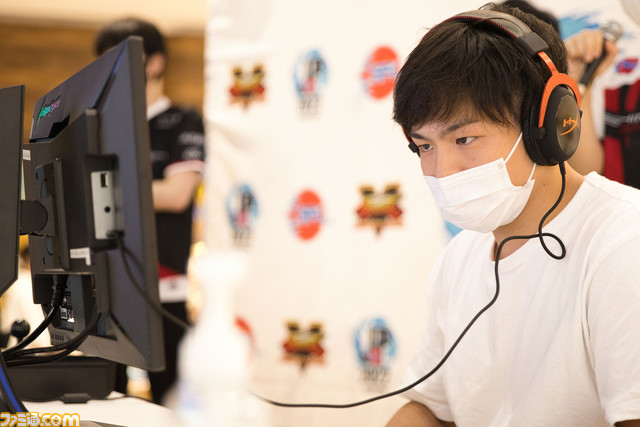 『ストV』SFLファン交流キャラバンがいよいよスタート! 第1回イオンモール白山にはももち選手率いる忍ism Gamingが登場