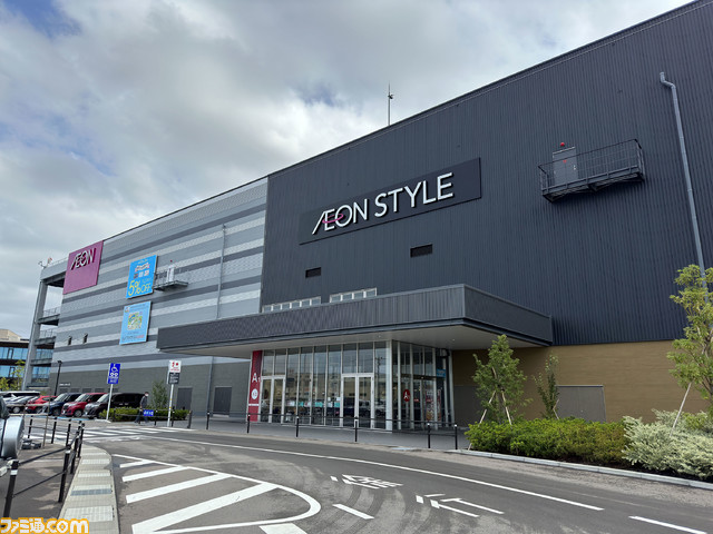 『ストV』SFLファン交流キャラバンがいよいよスタート! 第1回イオンモール白山にはももち選手率いる忍ism Gamingが登場