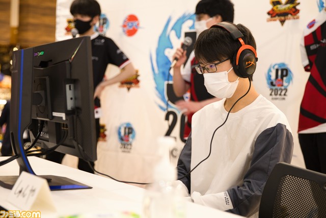 『ストV』SFLファン交流キャラバンがいよいよスタート! 第1回イオンモール白山にはももち選手率いる忍ism Gamingが登場