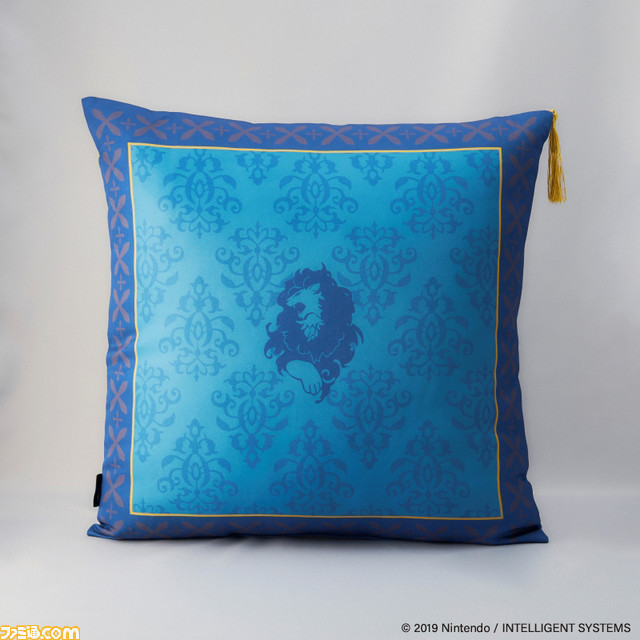 『ファイアーエムブレム 風花雪月』ベレト、ベレス、エーデルガルトたちのカラーをイメージしたクッションとブランケットが予約受付中