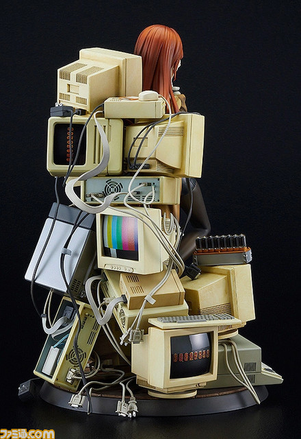 『シュタインズ・ゲート』牧瀬紅莉栖の1/7スケールフィギュアが本日(10/4)より予約開始。レトロPCや未来ガジェットが背後に積まれたハイクオリティな一品