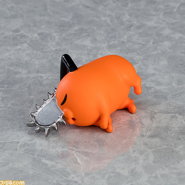 『チェンソーマン』かわいい“ポチタ”のマスコットキーホルダーがカプセルトイにて新発売。お座り、スヤスヤ、ヤァ、お散歩の4種類が登場