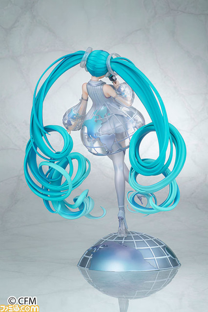 初音ミクが“MIKU EXPO 2021 Online”のメインビジュアルをモチーフにフィギュア化。地球儀柄がかわいい特徴的な衣装や曲線を描く美しい髪などryota氏の美麗な原画の魅力を1/7スケールで再現