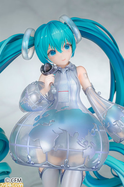 初音ミクが“MIKU EXPO 2021 Online”のメインビジュアルをモチーフにフィギュア化。地球儀柄がかわいい特徴的な衣装や曲線を描く美しい髪などryota氏の美麗な原画の魅力を1/7スケールで再現