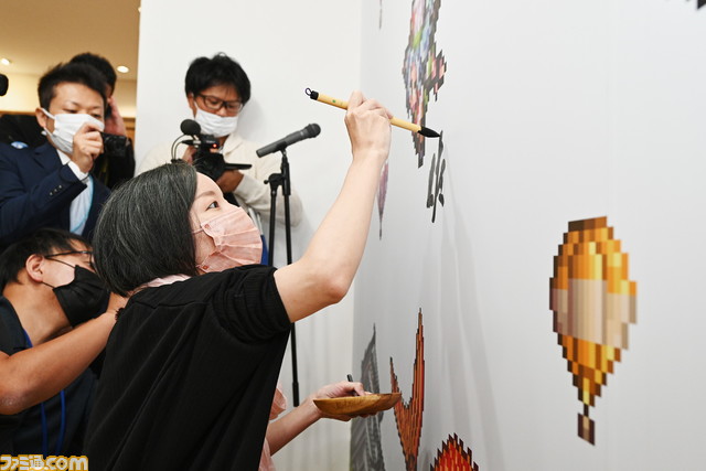 “ロマンシング佐賀列車”が今年も出発! 全16車両が運行開始。佐賀県を『サガ』ラッピング列車が走る。唐津駅には“ロマ佐賀ステーション”が登場