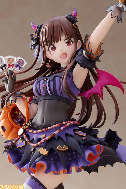 『シャニマス』ハロウィン衣装を纏った園田智代子のフィギュアが登場。衣装やお菓子、小物までかわいさが詰まった逸品に。あみあみではタペストリーも付属