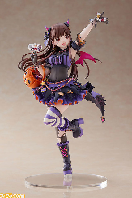 『シャニマス』ハロウィン衣装を纏った園田智代子のフィギュアが登場。衣装やお菓子、小物までかわいさが詰まった逸品に。あみあみではタペストリーも付属