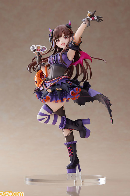 『シャニマス』ハロウィン衣装を纏った園田智代子のフィギュアが登場。衣装やお菓子、小物までかわいさが詰まった逸品に。あみあみではタペストリーも付属