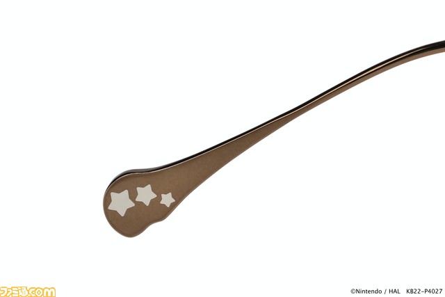 『星のカービィ』とZoffのコラボメガネが登場。フレームにはカービィやワドルディなどをデザイン、他にもポーチやマスコットクリーナーなどコレクションにも最適なアイテムが発売