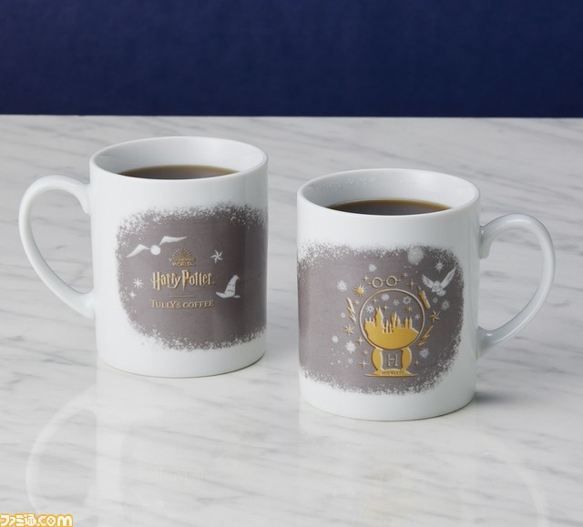 『ハリー・ポッター』とタリーズコーヒーがコラボ。ヘドウィグのスリーブがついたコラボドリンクや、ボトル、マグカップなど様々なグッズも10/28から展開