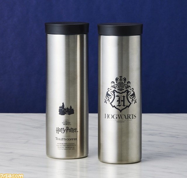 『ハリー・ポッター』とタリーズコーヒーがコラボ。ヘドウィグのスリーブがついたコラボドリンクや、ボトル、マグカップなど様々なグッズも10/28から展開