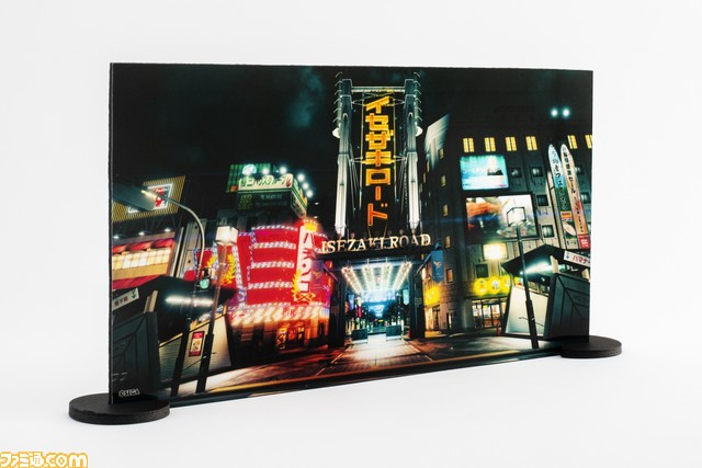 『龍が如く』TGS2022先行販売グッズがセガストアで予約受付開始。桐生、真島、春日の顔がついたハンガーや、神室町と伊勢佐木異人町のジオラマスタンドが登場