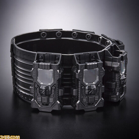 『仮面ライダーW』エターナルの“マックスジャケットセット”が登場。劇中同様に“ガイアメモリ”を24本装填できるなりきりアイテム