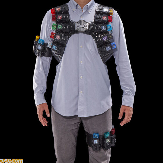 『仮面ライダーW』エターナルの“マックスジャケットセット”が登場。劇中同様に“ガイアメモリ”を24本装填できるなりきりアイテム