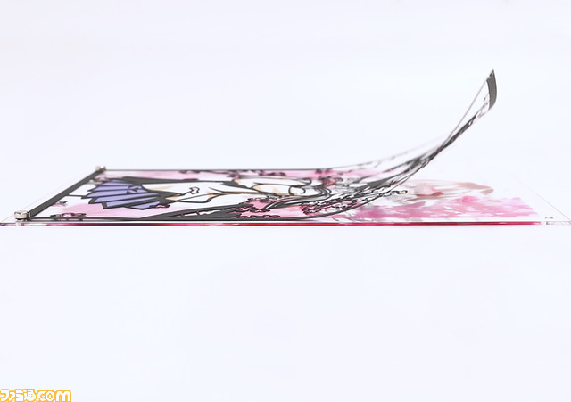 『クラナド』より古河渚の切り絵が10月28日より通販サイト“キリトリエ”にて予約開始。桜の舞い散る坂道をバックに細部まで紙で表現