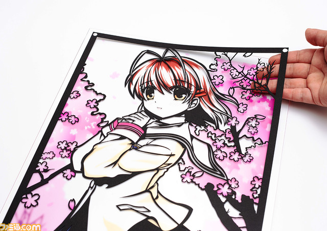 『クラナド』より古河渚の切り絵が10月28日より通販サイト“キリトリエ”にて予約開始。桜の舞い散る坂道をバックに細部まで紙で表現