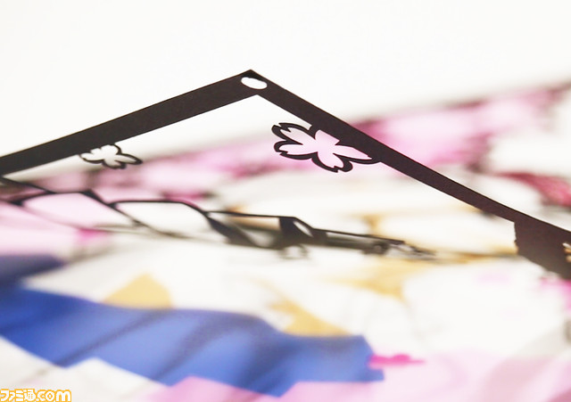 『クラナド』より古河渚の切り絵が10月28日より通販サイト“キリトリエ”にて予約開始。桜の舞い散る坂道をバックに細部まで紙で表現