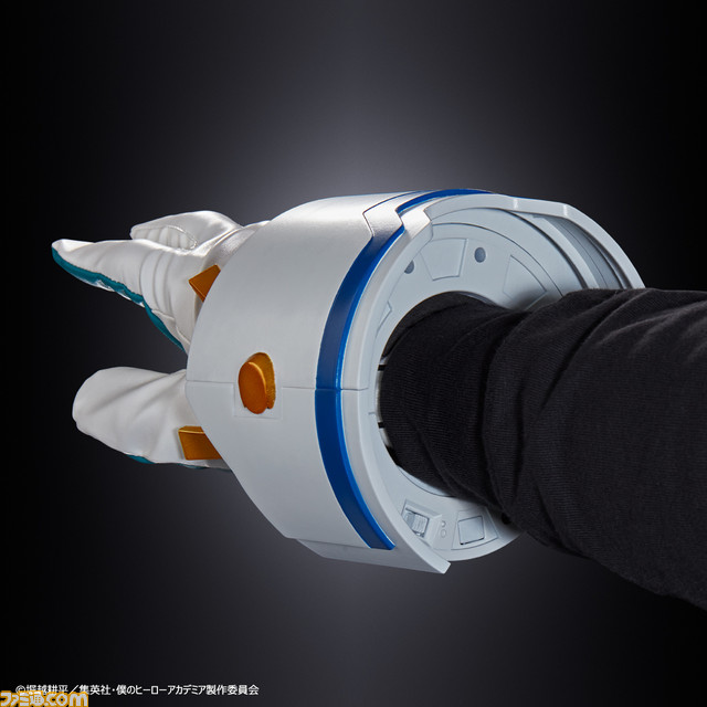 『ヒロアカ』デクの身に着けているグローブが1/1スケールのなりきりグッズとして登場。必殺技“デラウェアスマッシュエアフォース”などのセリフが多数収録