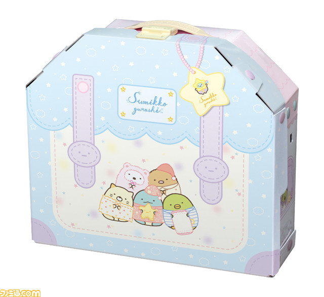 『すみっコぐらし』×リカちゃんがコラボしたお部屋が12月3日より発売。パソコンや目覚まし時計、マグカップなどの小物にすみっコぐらしのキャラクターたちがデザイン