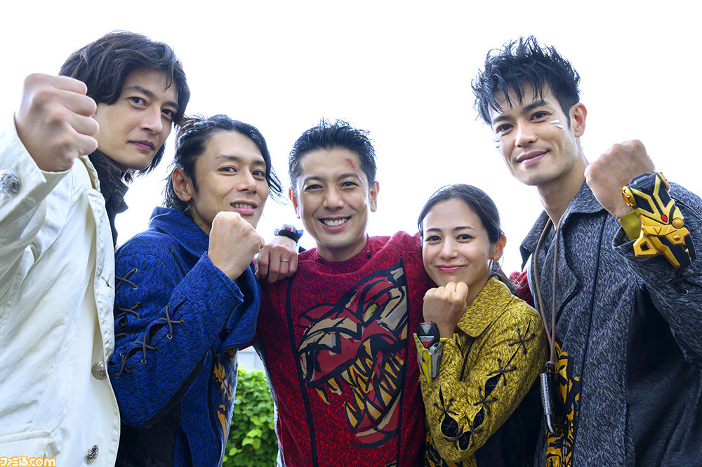 アバレンジャー』20年ぶりの新作『爆竜戦隊アバレンジャー20th