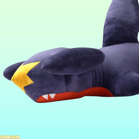 ポケモン】ガブリアスの巨大クッションの2次出荷分が予約開始。全長約