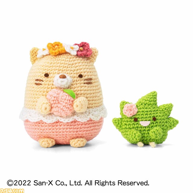 『すみっコぐらし』とクチュリエのコラボ商品が登場。フルーツの衣装を着たキャラを編んだり、ビーズのアイテムとして作れるハンドメイド商品