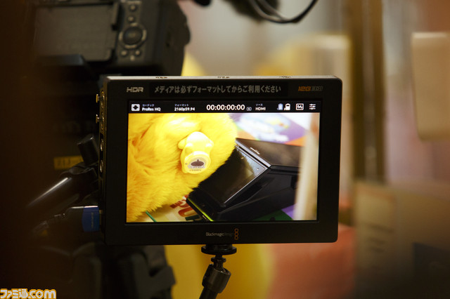 ポムポムプリンが決済機能付きフィギュア『きゃらぺいっ!』でお買いもの。かわいさの化身によるプロモーション映像の撮影現場レポート