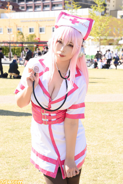 『チェンソーマン』マキマとレゼや『アズレン』エンタープライズ、『サイバーパンク エッジランナーズ』が何ともクール! “池袋ハロウィン2022”を沸かせた美麗コスプレイヤーたち【コスプレ写真30連発】