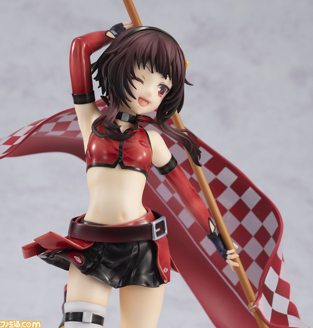 『このすば』めぐみんがレースクイーン衣装でフィギュア化。紅魔族の紋章をプリントしたチェッカーフラッグを振って元気いっぱいに応援
