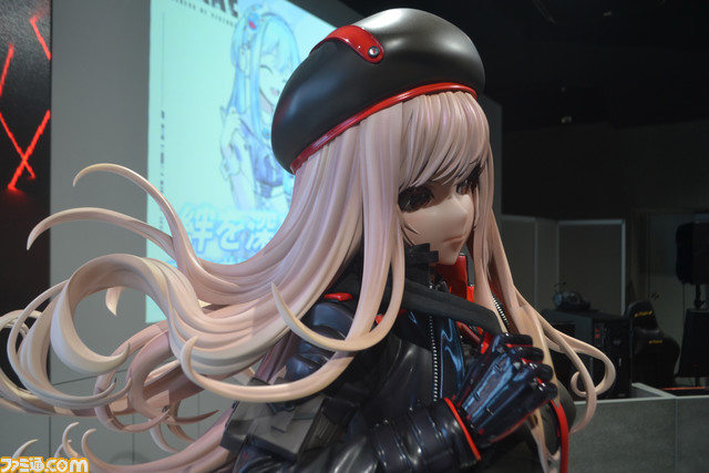 【NIKKE】ラピ等身大フィギュアが東京タワーに12/25まで展示中。お尻はもちろん、細部までこだわられた装飾に注目してほしい【ニケ】