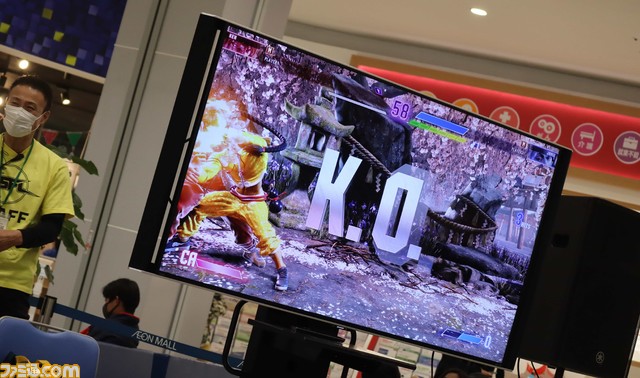 『スト5』SFLファン交流キャラバン in 愛知リポート。板橋ザンギエフ選手率いるコミュファ DetonatioNが集結。個別レクチャーや真剣勝負など、ファンとの交流の模様をお届け