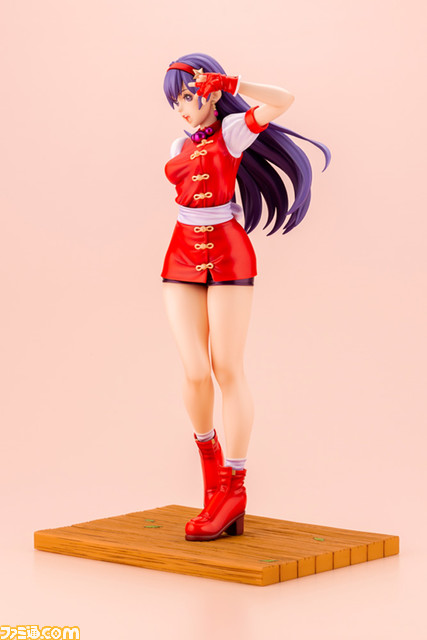 『KOF'98』麻宮アテナのフィギュアが登場。拳法着とチャイナ服がモチーフの道着服にスパッツを組み合わせたコスチューム姿で立体化