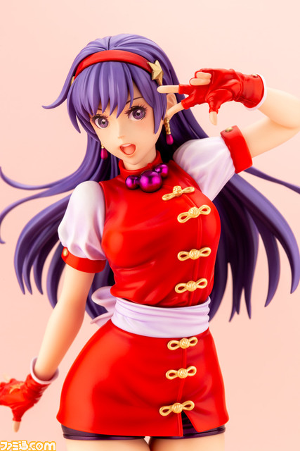 『KOF'98』麻宮アテナのフィギュアが登場。拳法着とチャイナ服がモチーフの道着服にスパッツを組み合わせたコスチューム姿で立体化