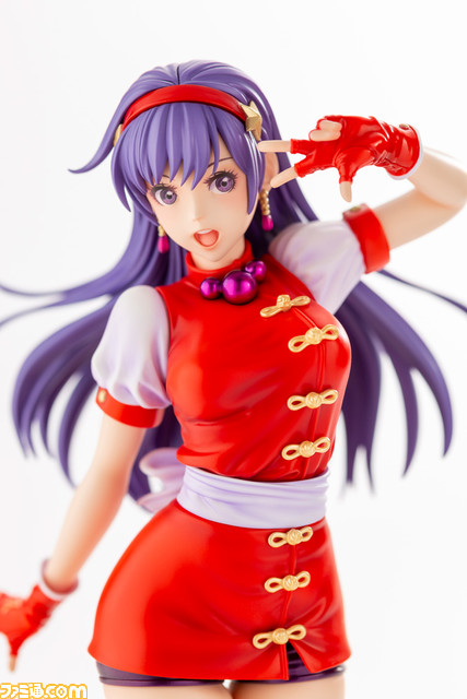 『KOF'98』麻宮アテナのフィギュアが登場。拳法着とチャイナ服がモチーフの道着服にスパッツを組み合わせたコスチューム姿で立体化