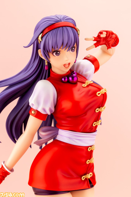 『KOF'98』麻宮アテナのフィギュアが登場。拳法着とチャイナ服がモチーフの道着服にスパッツを組み合わせたコスチューム姿で立体化