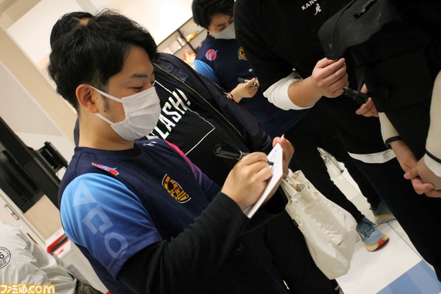 『スト5』SFLファン交流キャラバン in 高知リポート。ふ~ど選手ら“名古屋OJA BODY STAR Mildom”がファンたちとみっちり濃密な時間を過ごす