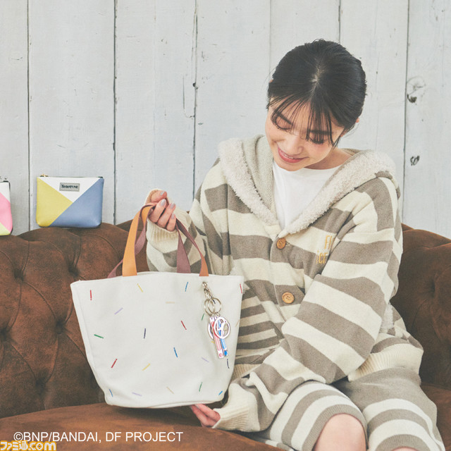 『ドリフェス！』衣装やメンバーカラーをイメージしたグッズが本日（12/27）より予約開始。ルームウェアや財布、キーリングなどがラインアップ