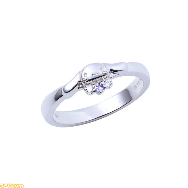 シナモロールの新作シルバーリングとネックレスが販売。12月の誕生石をあしらった華やかなデザイン。淡い色合いをしたオリジナルBOXが付属