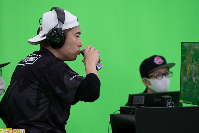 『スト5』SFLを終えたv6プラス FAV gamingにインタビュー。ときど「SFLは苦しい期間だった。結果を残せず申し訳ない気持ちが強い」