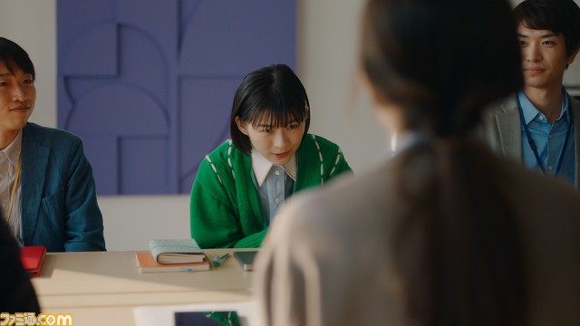 【マクドナルド】真冬の定番“ベルギーショコラパイ”が1月11日から期間限定で販売。ココアクッキーとバニラクリームの新食感が楽しめる“クッキー&クリームパイ”も新登場