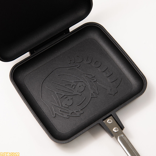 『コードギアス』ルルーシュの顔の焼き目がつくホットサンドメーカーとユフィとアーニャの抱き枕カバーが登場。本日（1/12）より予約受付が開始