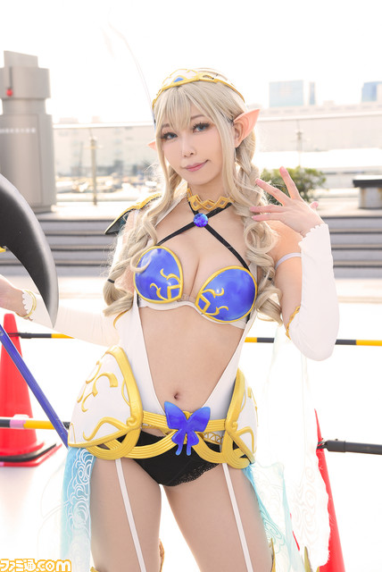 美麗コスプレ40連発! 『ヴァンパイア』モリガンから『2.5次元の誘惑』マジョ娘ヒロインまで、“コミケ101”を彩ったコスプレイヤー総まとめ
