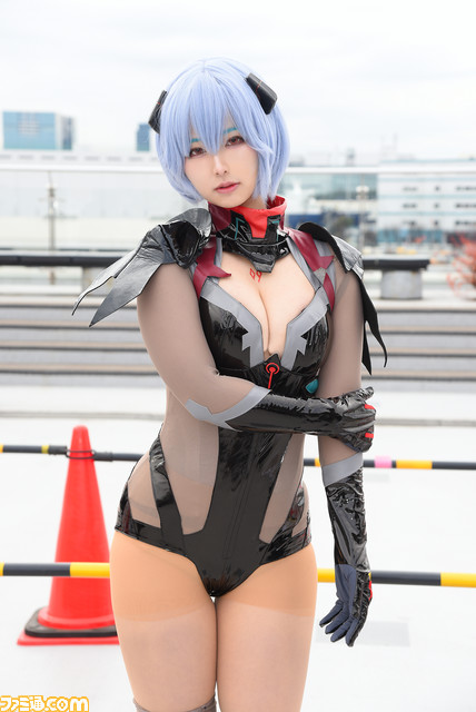 美麗コスプレ40連発! 『ヴァンパイア』モリガンから『2.5次元の誘惑』マジョ娘ヒロインまで、“コミケ101”を彩ったコスプレイヤー総まとめ
